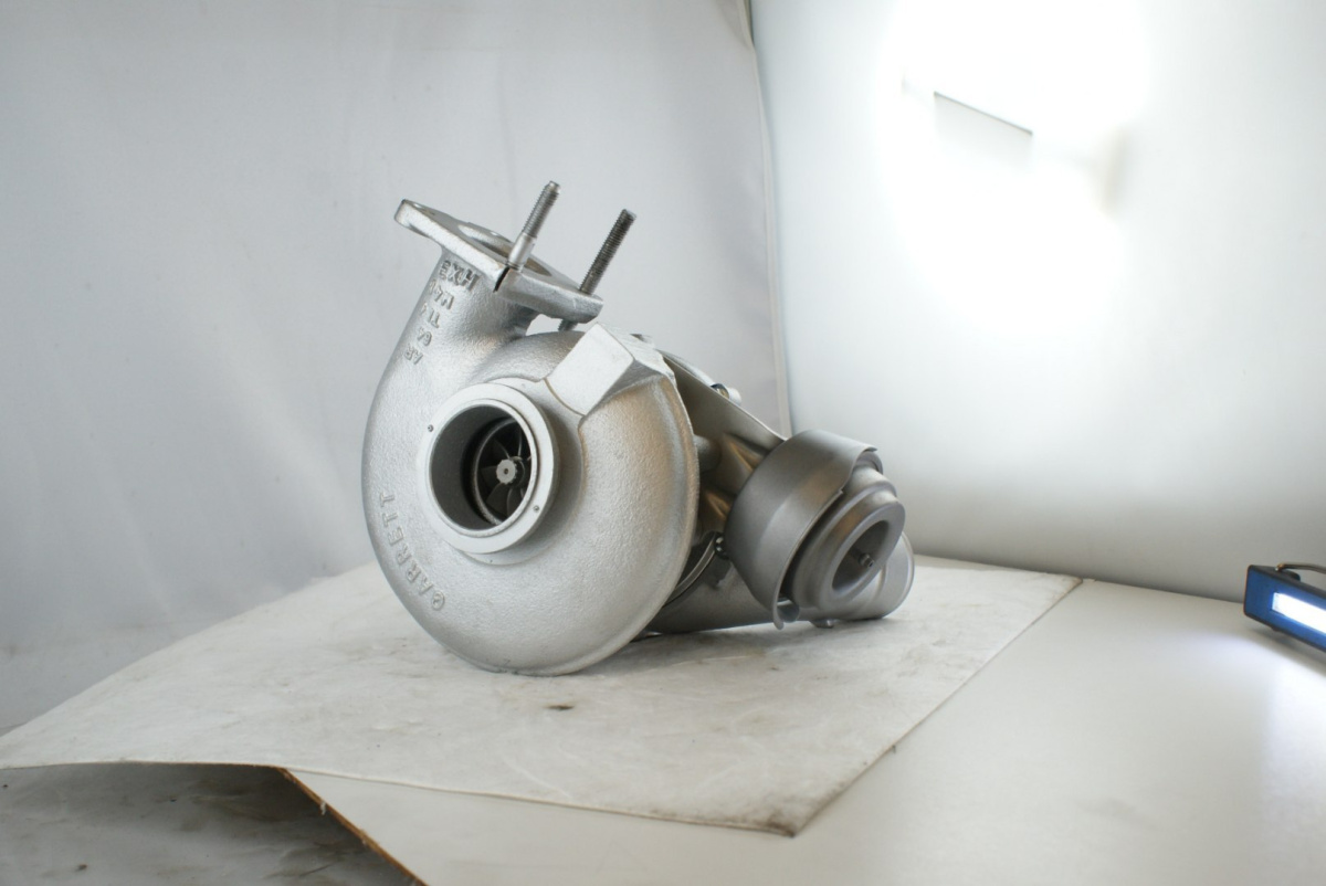 Turbosprężarka 717662 GARRETT Turbosprężarka 717662 GARRETT