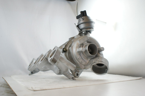 Turbosprężarka 757042 AUDI A3 SEAT GOLF V PASSAT OCTAVIA Turbosprężarka 757042 AUDI A3 SEAT GOLF V PASSAT OCTAVIA