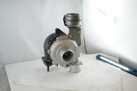 Turbosprężarka 760680-0003 GARRETT Turbosprężarka 760680-0003 GARRETT