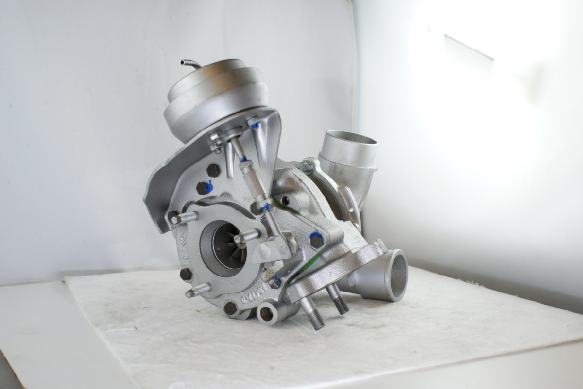 Turbosprężarka VB14 17201-0R010 TOYOTA 2.2 D4D Turbosprężarka VB14 17201-0R010 TOYOTA 2.2 D4D