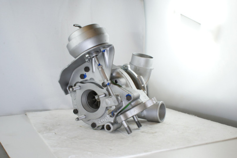 Turbosprężarka VB14 17201-0R010 TOYOTA 2.2 D4D Turbosprężarka VB14 17201-0R010 TOYOTA 2.2 D4D