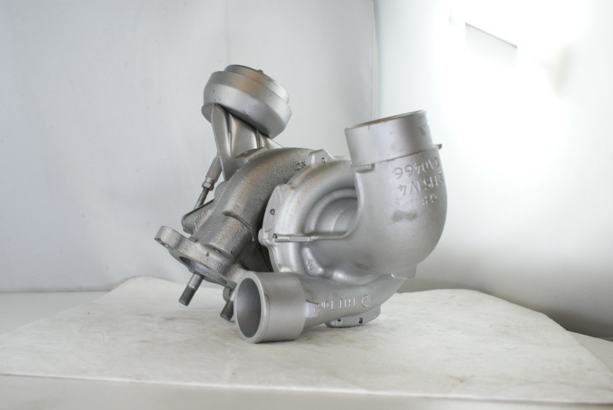 Turbosprężarka VB14 17201-0R010 TOYOTA 2.2 D4D Turbosprężarka VB14 17201-0R010 TOYOTA 2.2 D4D
